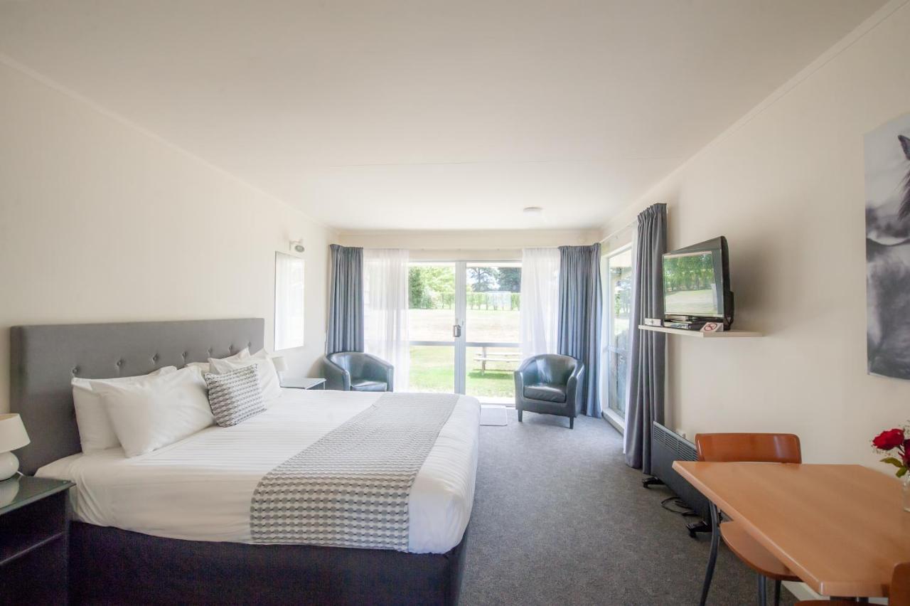 Lake Dunstan Motel Кромвель Екстер'єр фото